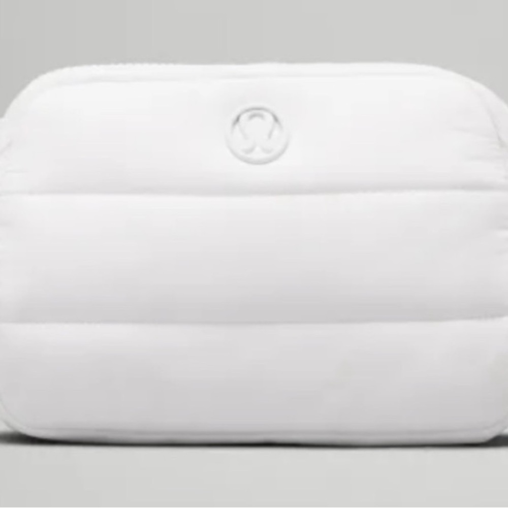 Lululemon Athletica White Quilted Bag ✨CROSSBODY BAG ✨